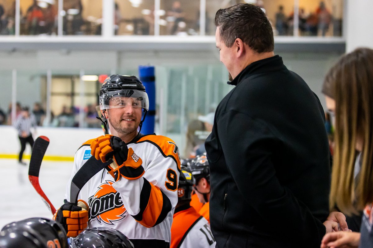 joshgalesphoto's tweet image. That's a wrap for a @FWKomets alumni game that raised nearly $25,000 for Braydin Lewis.