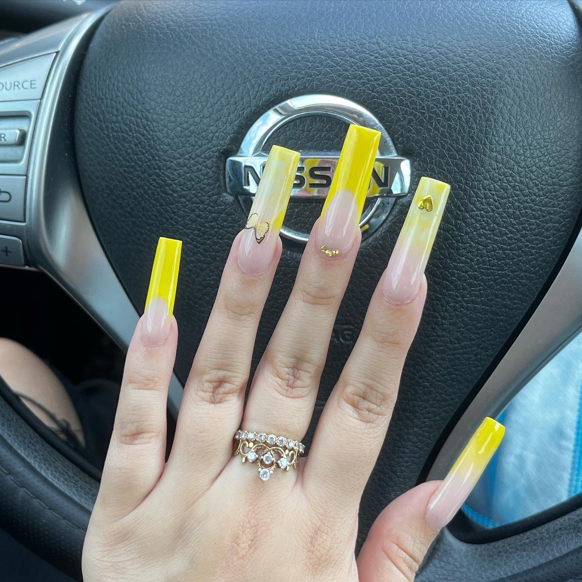 lpzashl's tweet photo. 🍋 ig/fb:@akclaws tiktok:@lpzak 🍋 https://t.co/cl8QpsSI7K