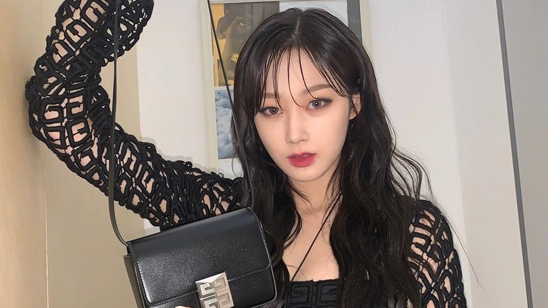 highszone's tweet photo. Catch me at the #𝑔lassy𖥧·𝑓ansign dándole con todo a conocer a tremenda bonita, sin duda mi emoción me puede más que nada >.< 🍒 se te adora a montones y espero recibas mis abrazos de oso y lloraré para siempre at the #𝟐𝟎𝟎𝟖ー𝕔ode!

𝑝oison ⋆ ˙ ⊹ #𝑖vy! https://t.co/TgHwSmmWYw