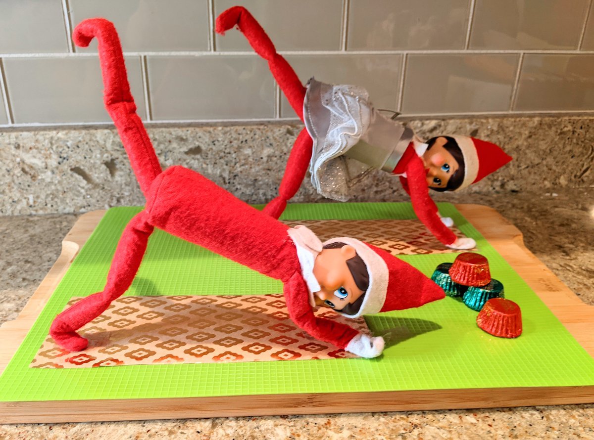 GottaBeCrazy2's tweet photo. #GISHMAS #Item59: After the seasonal work on the shelf is done, these elves need to make ends meet for the rest of the year. Chippy and Flora here have opened a yoga studio. Namaste! #GISH #GISHmas2020 https://t.co/zViaDvxhAN