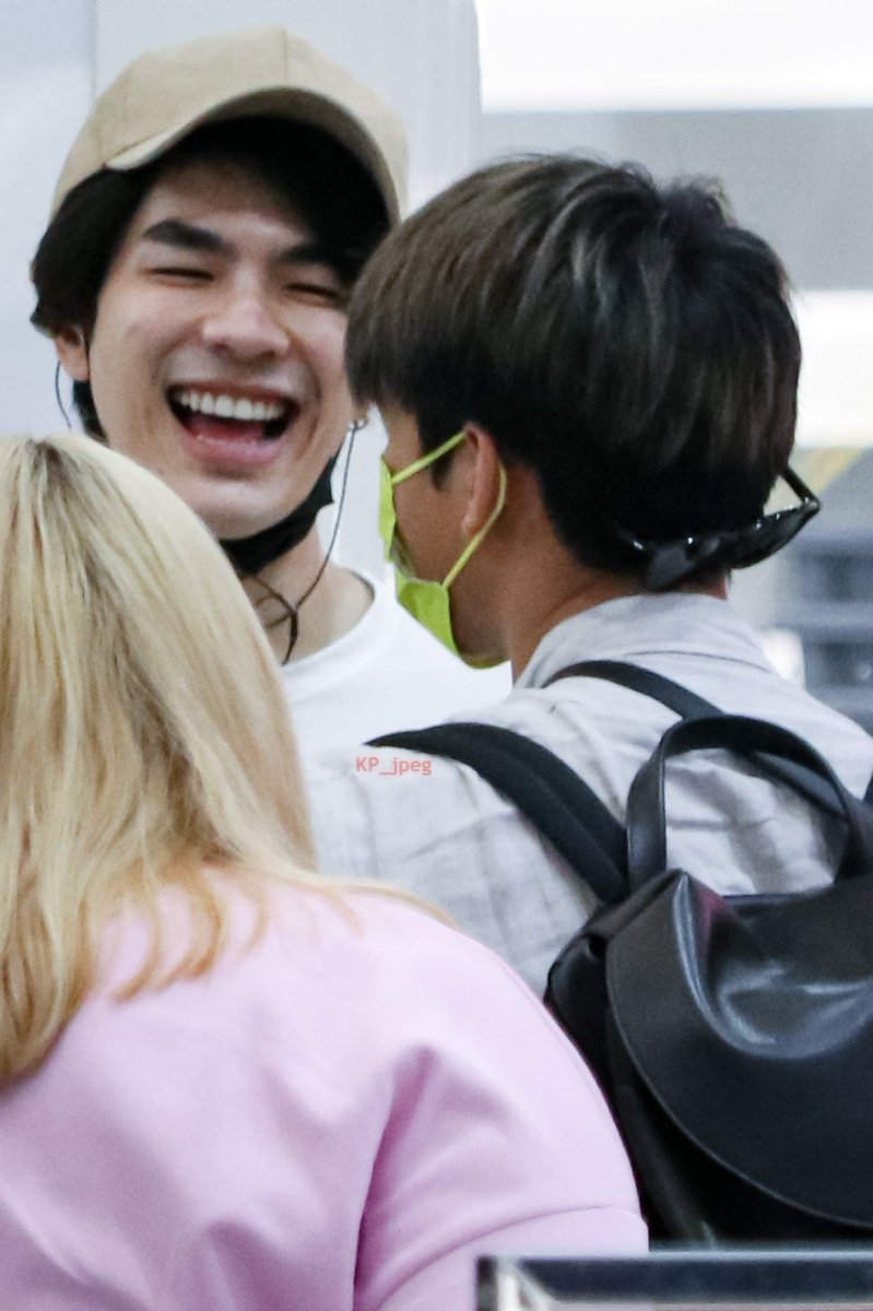 KP_jpeg's tweet photo. S "Mile" for Apo🥺😭💚💛

@milephakphum @Nnattawin1
#มายอาโป #MileApo
#MilePhakphum #Nnattawin
#GreenyRose #apocolleagues https://t.co/YXKjQOufav