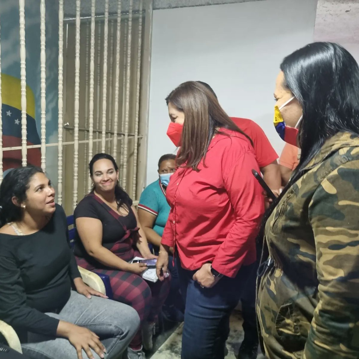 DorelysPsuv's tweet photo. Hpy 20 de agosto en la parroquiaacarao culminando las elecciones de nuestros jefes y jefas de calle.🇻🇪👊
•
•
•
@gestionperfecta 
@NicolasMaduro 
@delcyrodriguezv 
@JuventudPSUV 
@PartidoPSUV 
@Ppsuvmacarao https://t.co/RQ93Ao1ulU