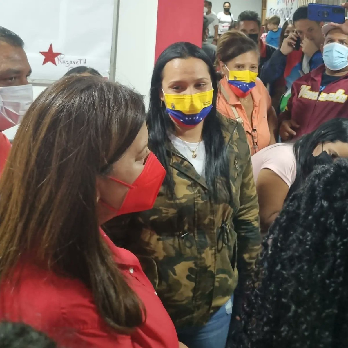 DorelysPsuv's tweet photo. Hpy 20 de agosto en la parroquiaacarao culminando las elecciones de nuestros jefes y jefas de calle.🇻🇪👊
•
•
•
@gestionperfecta 
@NicolasMaduro 
@delcyrodriguezv 
@JuventudPSUV 
@PartidoPSUV 
@Ppsuvmacarao https://t.co/RQ93Ao1ulU