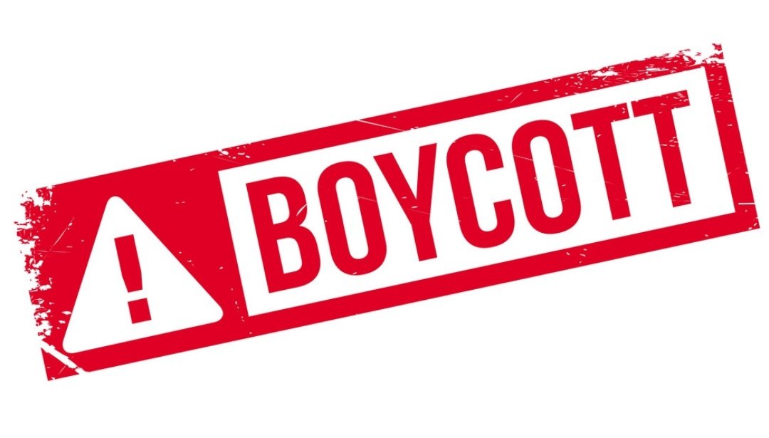 Zomato which also delivers non-veg food shld immediately stop promoting their services by using d name of Mahakaleshwar temple. This has hurt religious sentiments of Hindus.<a href="/Zomato/">zomato</a> must apologize fr d same. #Zomato_Insults_Mahakal so we strongly oppose this &amp; say #Boycott_Zomato