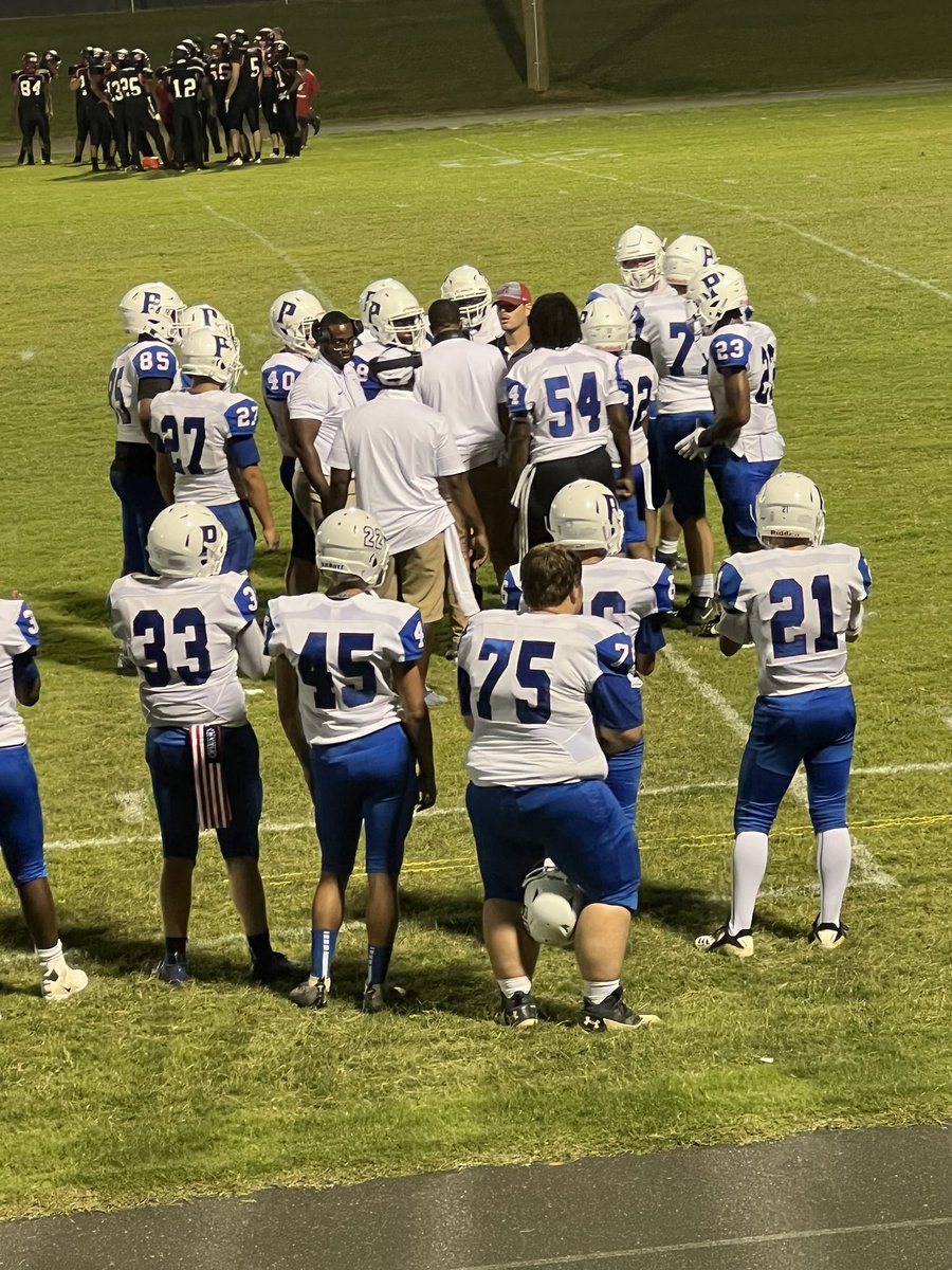 AnissaLittle1's tweet image. Doing what he loves!!! I see ya Coach Derrin Little!!!
#coachlittlejr!!
#offensivecoordinator
#pearsonhighschool
#proudparentsinthestands!!!
#gotthewin!!!