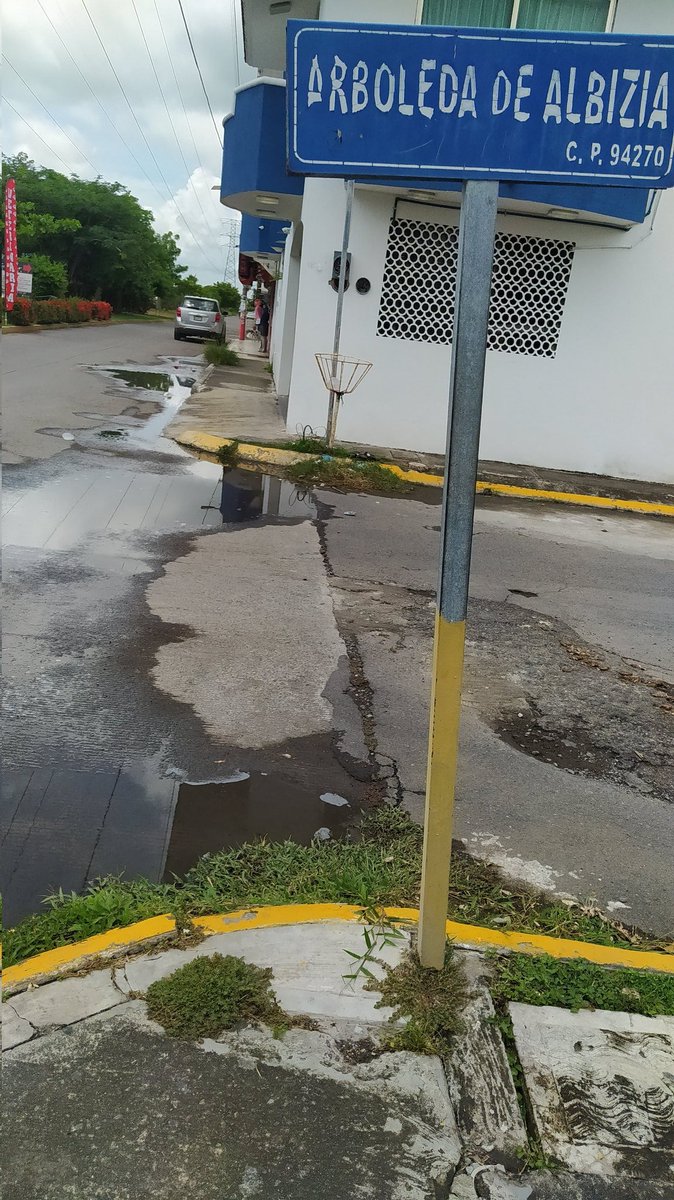 ProfesionalXD1's tweet photo. @CFEmx @CFE_Contigo 🛑GRAN ROBO DE LUZ 🛑 Ya es imposible de creer! reportes tras reportes, direcciones, fotos todo y siguen las casas habitadas con climas y sin medidor, sin contratados sin nada!! Urge revisar todo el Frac Arboledas San Ramón, Medellín. de Bravo, Ver @ManuelBartlett @lopezobrador_ https://t.co/vDF2WTgQ3b