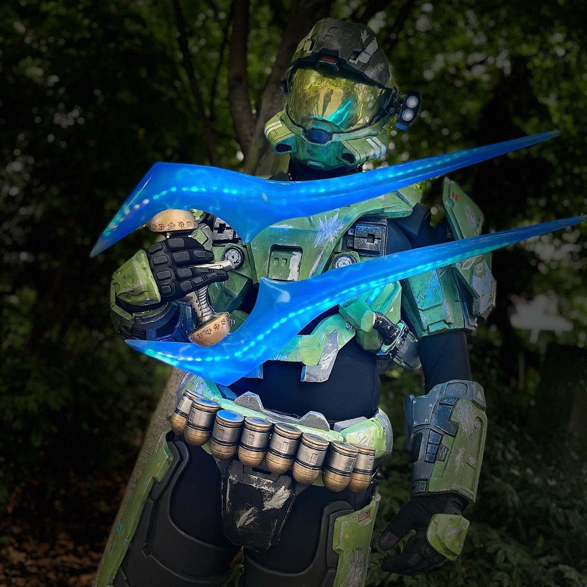 Zengarasu's tweet photo. Here’s a photo dump from our @405th_pacific photoshoot! Sorry if I didn’t tag ya, still trying to get all of your social medias :)

Some people play Halo, we live it

#halocosplay #haloreachcosplay #spartancosplay #halo #haloreach #teamgungnir #halocosplay #halocosplaybuild https://t.co/tApxVT0pRV