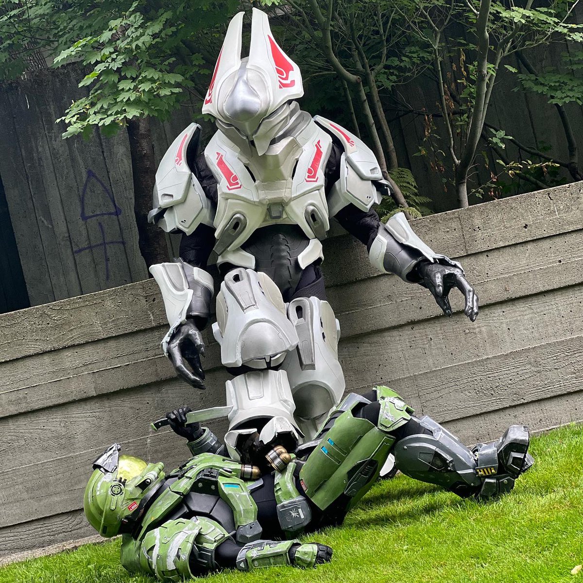 Zengarasu's tweet photo. Here’s a photo dump from our @405th_pacific photoshoot! Sorry if I didn’t tag ya, still trying to get all of your social medias :)

Some people play Halo, we live it

#halocosplay #haloreachcosplay #spartancosplay #halo #haloreach #teamgungnir #halocosplay #halocosplaybuild https://t.co/tApxVT0pRV