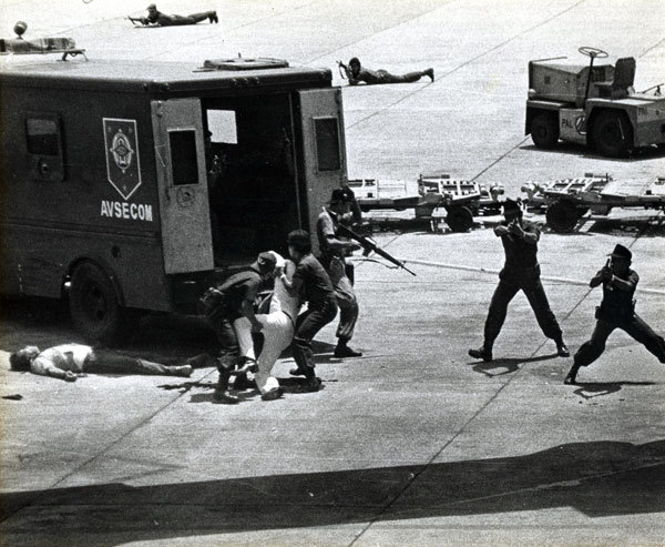 indiohistorian's tweet photo. #TodayinHistory in 1983, Benigno "#Ninoy" Aquino Jr., former #PH senator &amp; an opposition leader vs. #Marcos regime, was assassinated at the tarmac of the Manila International Airport (now NAIA), upon alighting from his aircraft. This shook the Nation. THREAD. #NinoyAquinoDay https://t.co/FGK9YXnFYZ
