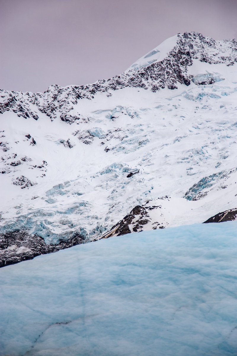 rachgillespienz's tweet photo. Scale. #tinyheli #glacierhike https://t.co/nqmJZFR3pD