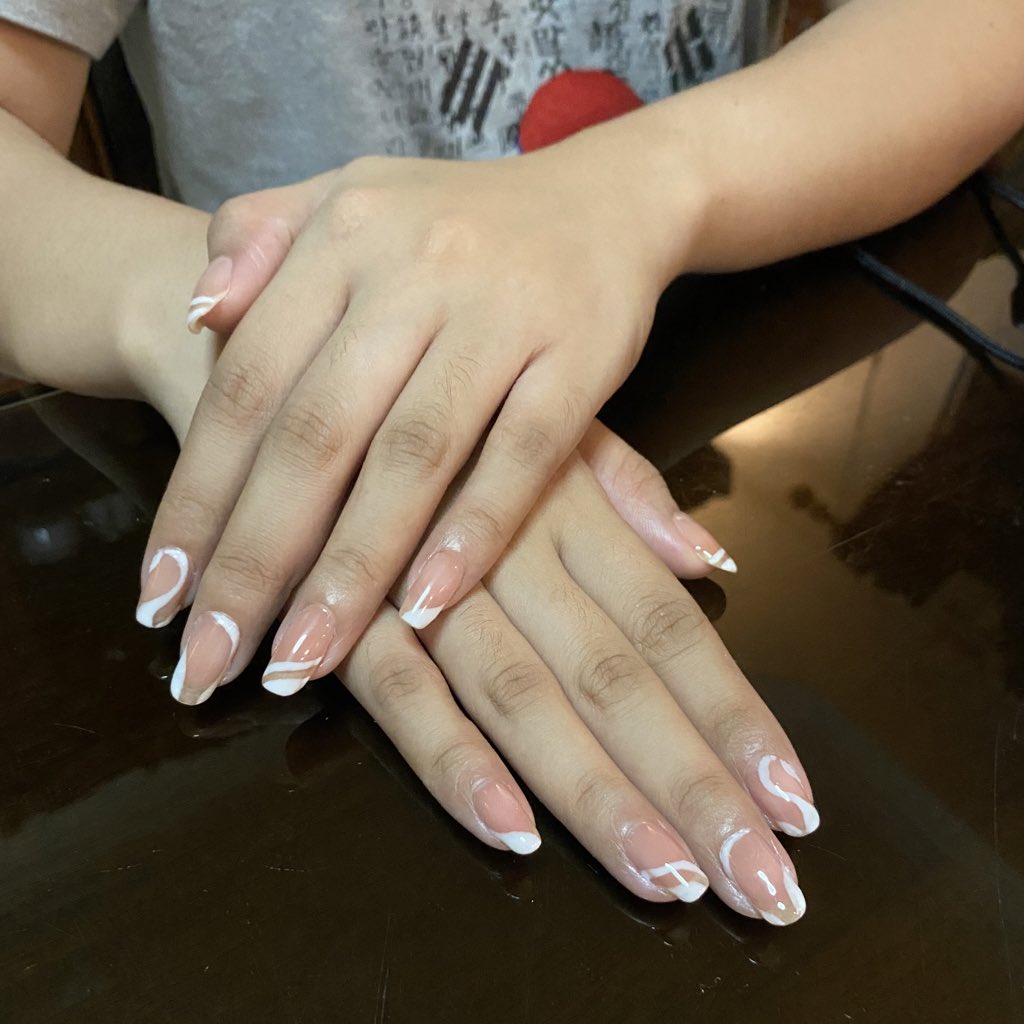 caamillito's tweet photo. nails by lian! 💓 hahahahaha grabe 3am na kami natapos dahil dito, pigil na pigil ako humikab kasi nakakahiya 🤣 https://t.co/N5N1VvD7H4