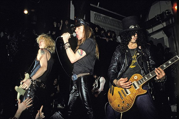 crockpics's tweet photo. Guns N’ Roses performing at the Limelight in New York, 1988 https://t.co/hodWw9iDfH