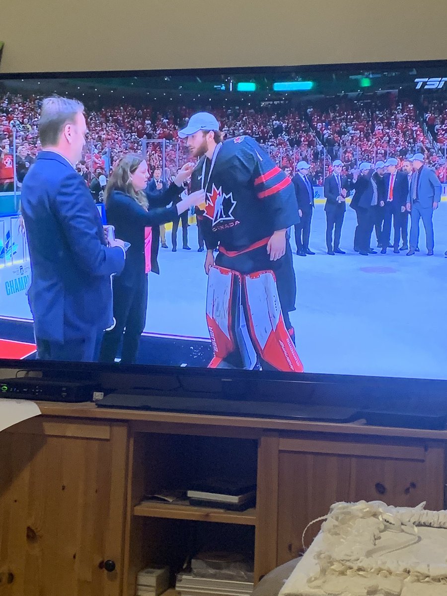 Great to see Canada win, and Fort McMurray’s own Sebastian Cossa, pick up the big Gold medal at <a href="/IIHFHockey/">IIHF</a> World Junior Championships! <a href="/SebastianCossa/">Sebastian Cossa</a> #ymm