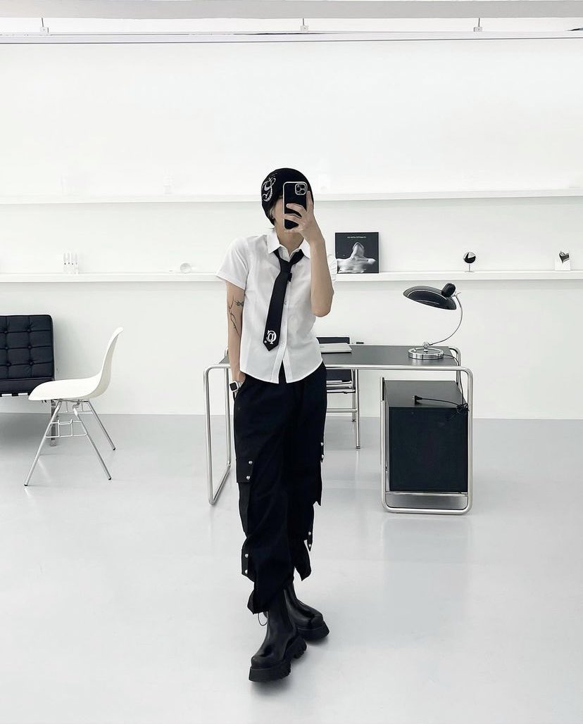 b4bygio_'s tweet photo. looking forward to the near future as our wonderful company’s world tour kicks off!!
be on the lookout for exciting new things from none other than your boy gio!
#ACEntertainment
#ACECheckIn
#ACEProducer
#ACEDebut https://t.co/pbgtcU38bd