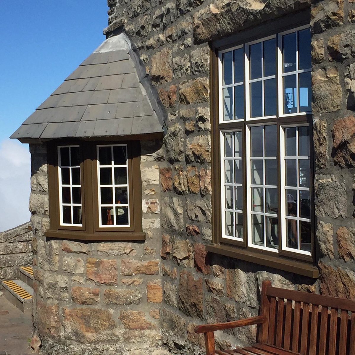MetalWindows1's tweet photo. The renovation of the “Shop at the Top” on @TableMountainCa fully Heritage compliant @MetalWindows1 . #tablemountain #renovation #heritagesite #restoration #metalwindows #formanbrand #sevenwonders #capetown #madeinthecape https://t.co/SFen8msH8h
