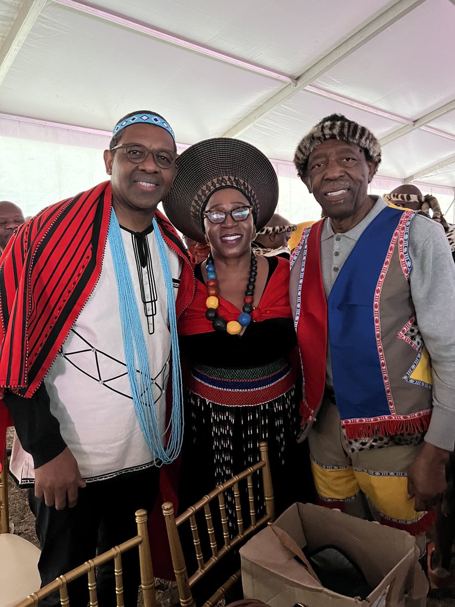 Being Afrikan ain’t so easy!

It means always having to answer to Umntwana uShenge &amp; 
Umntwana uZuzifa Buthelezi asking “Mkhwenyana,usamphethe kahle uMaZwide?” #MrsMpofu

Not to mention accounting to father-in-law Prof Otty Nxumalo about the forever “outstanding” lobola debt!🐂😂