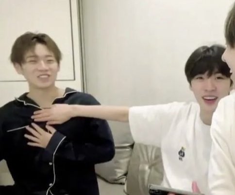 うな 우나 tweet media