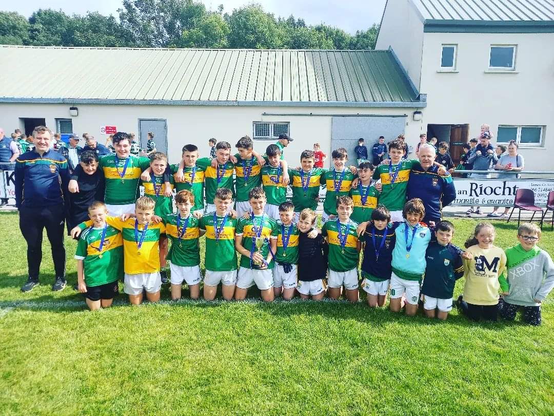 johnmitchelsGA1's tweet photo. 🌹🏆2022 Rose Cup Champions 
Massive thanks to @ArdfertGAAKerry for a wonderful game
Well done to the boys and mentors on a fantastic win, our first time winning this prestigious cup
#roseoftralee #tralee #GAA #rosecup  #kerry #kerrygaa #roseoftraleefestival  #johnmitchelsgaa https://t.co/UdcwZbFV5s