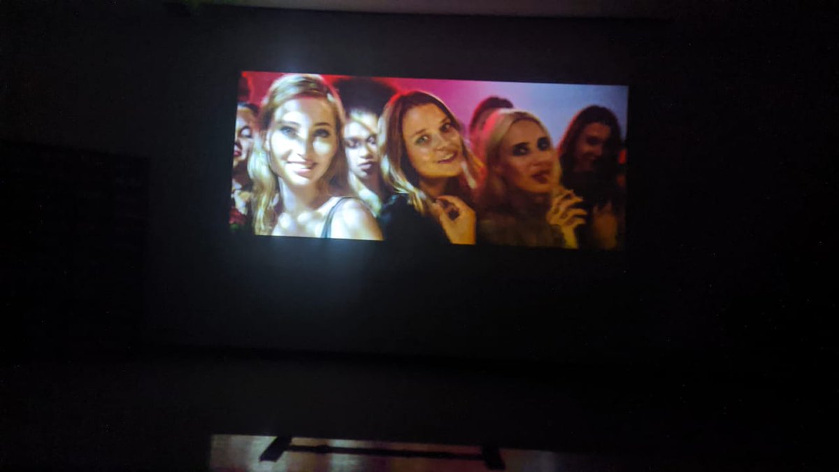 unpluggednewsmx's tweet photo. #Cine
Estuvimos en las funciones de #ShortExport, #FrambuesasConMostaza y #Nightlife, películas que son parte de la 21 #SemanaDeCineAleman, además de la fiesta de clausura con los eventos de HERTZflimmern, a cargo de Gabo Barranco y Francisco Ventura, @Lumber. https://t.co/bGdr7mWmXp