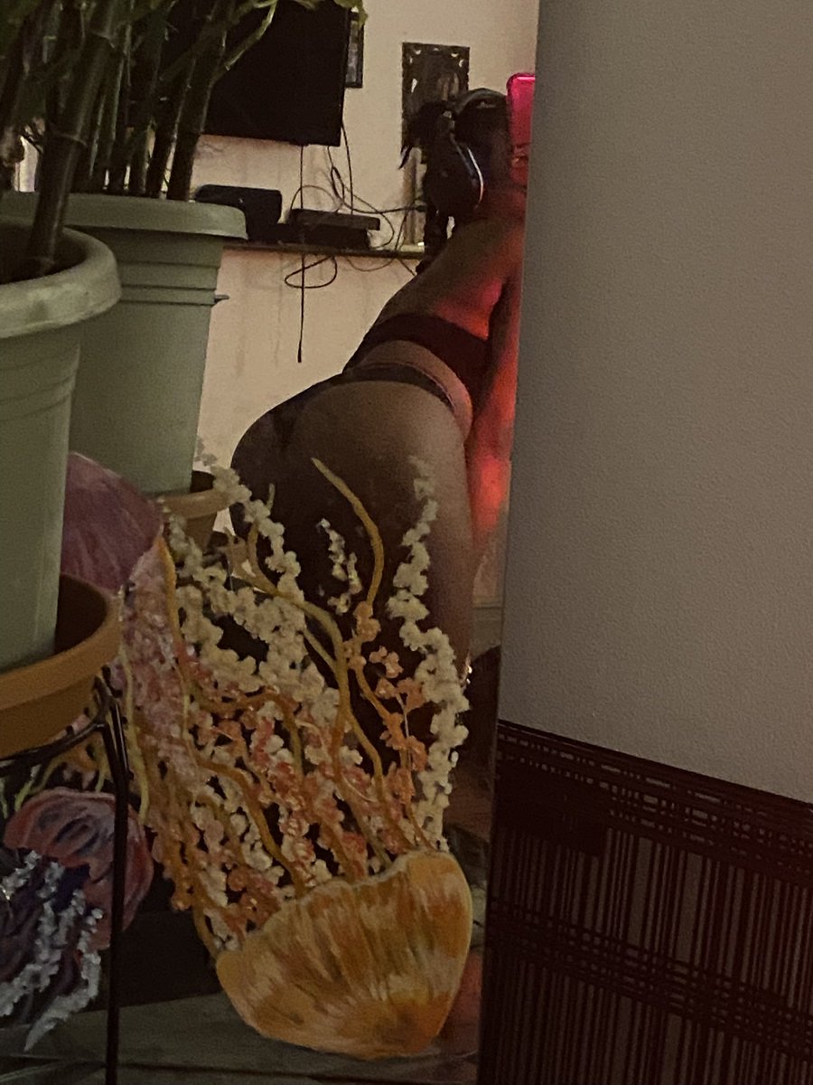 queenngaia's tweet photo. Wanna kiss my ebony ass? 💋Only if the Queen says you can ☺️👸🏾 retweet ☺️ https://t.co/gznbe5kuvf