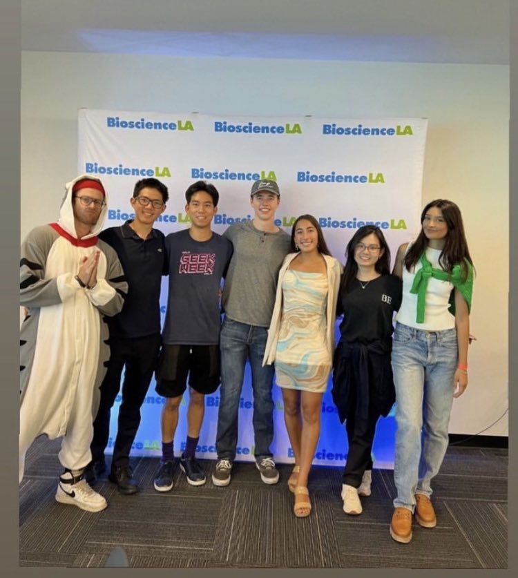 Thank you to <a href="/BruinEntreprenr/">Bruin Entrepreneurs</a> for sending such 🔥volunteers to help run the show today! 🙏 #LATechWeek