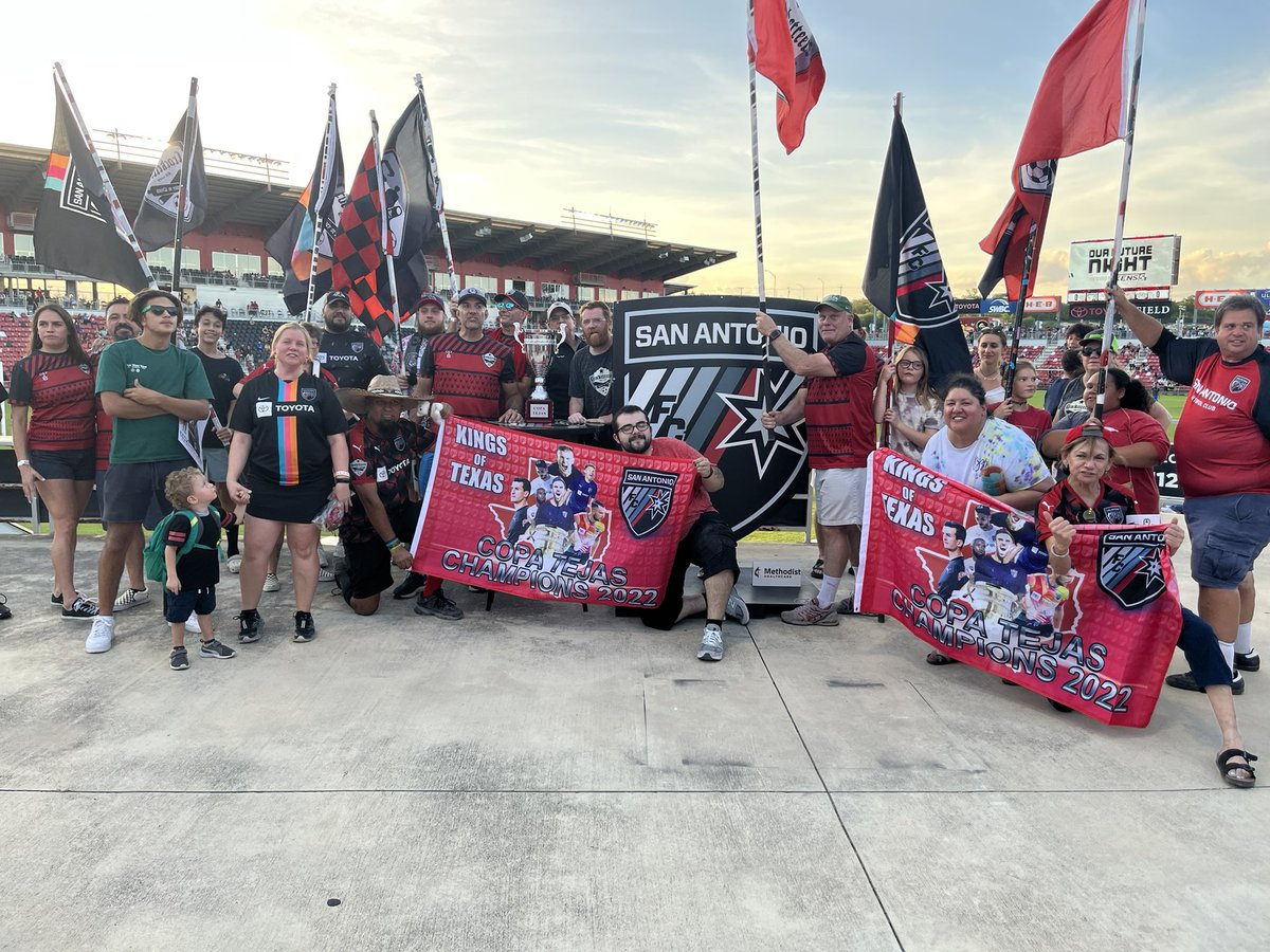 Crocketteers's tweet photo. What a roller coaster! Great job fans sticking around until the end, and amazing come back by the #mentalitymonsters. @SanAntonioFC are the #KingsOfTexas! @copatejas https://t.co/gPPZ6DT10s