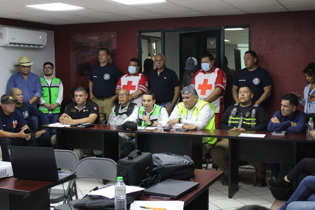 Instruí instalar de manera permanente la sesión del comité de operaciones de emergencias en Empalme, donde participan autoridades de los tres niveles de gobierno, lo principal es definir la estrategia para el rescate de zonas afectadas en Empalme y Guaymas por las lluvias.