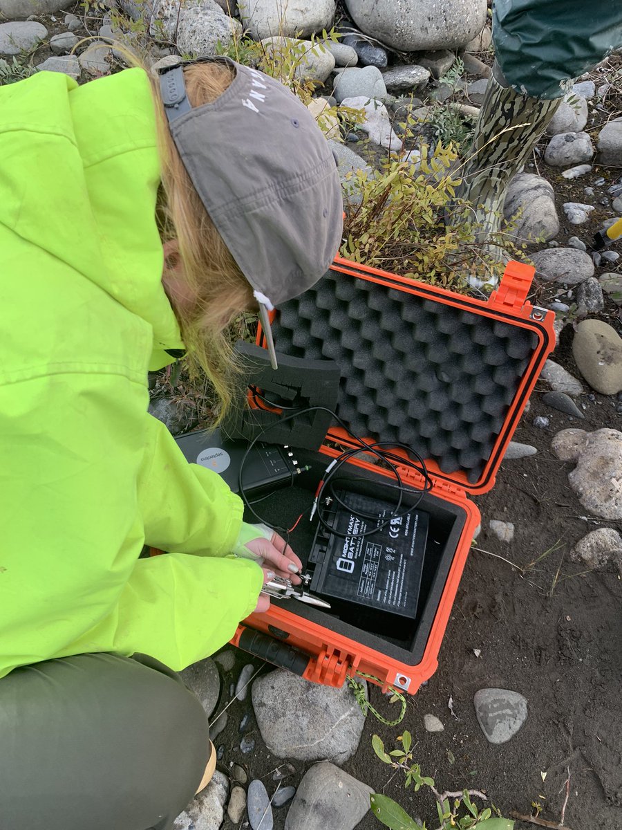 IGEA_UMASS's tweet photo. Some shots from helping Ellie set up the GNSS at two of her sites! https://t.co/lI1a3VIoTC