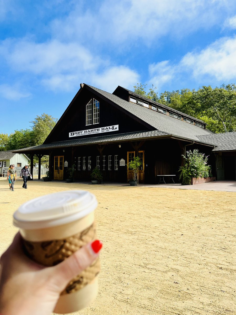 MrsOleary1814's tweet photo. We had the best time at Roaring Camp Railroad on the Redwood Forest Steam Train today 🛤🤍🇺🇸😁#SummerHolidayNumberTwo #SummerTime #Summer2022 #FamilyFunInTheSun #California https://t.co/Sth68QUqHG