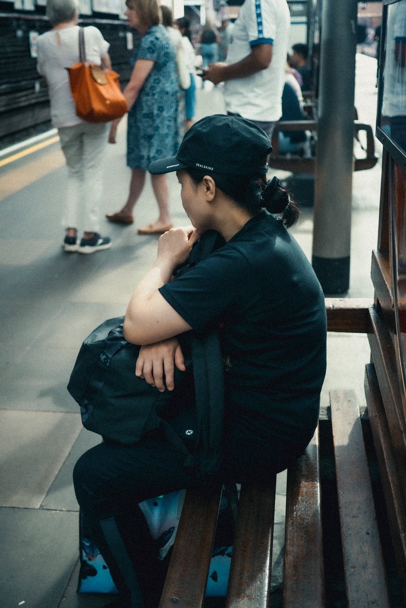 Turn on roaming.

Lumix GX1 / 20mm 1.7

#london #streetphotography