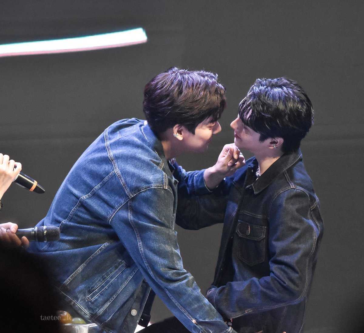 Taetee_FC's tweet photo. So sweettt ~ 😳
#TaeTeeTheJourneyMemory
#TaeDarvid
#TEeThanapon
#เต้ตี๋ชู้รักเรือล่ม
#TaeTee_FC https://t.co/LDD7wvu59c