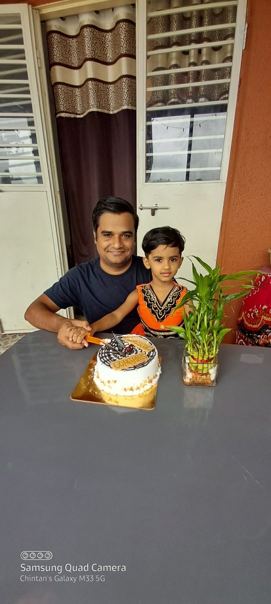 Thanks <a href="/qed42/">QED42</a> for 4th anniversary cake and good luck gift (Bamboo tree)