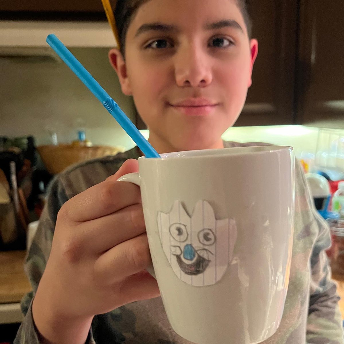 FishBowlFamily's tweet photo. ✏️ Let’s make our own #mugman 🧃
#makeourown #mugman #PeceroBoys #cuphead #cupheadshow https://t.co/wtPMUR7MQF