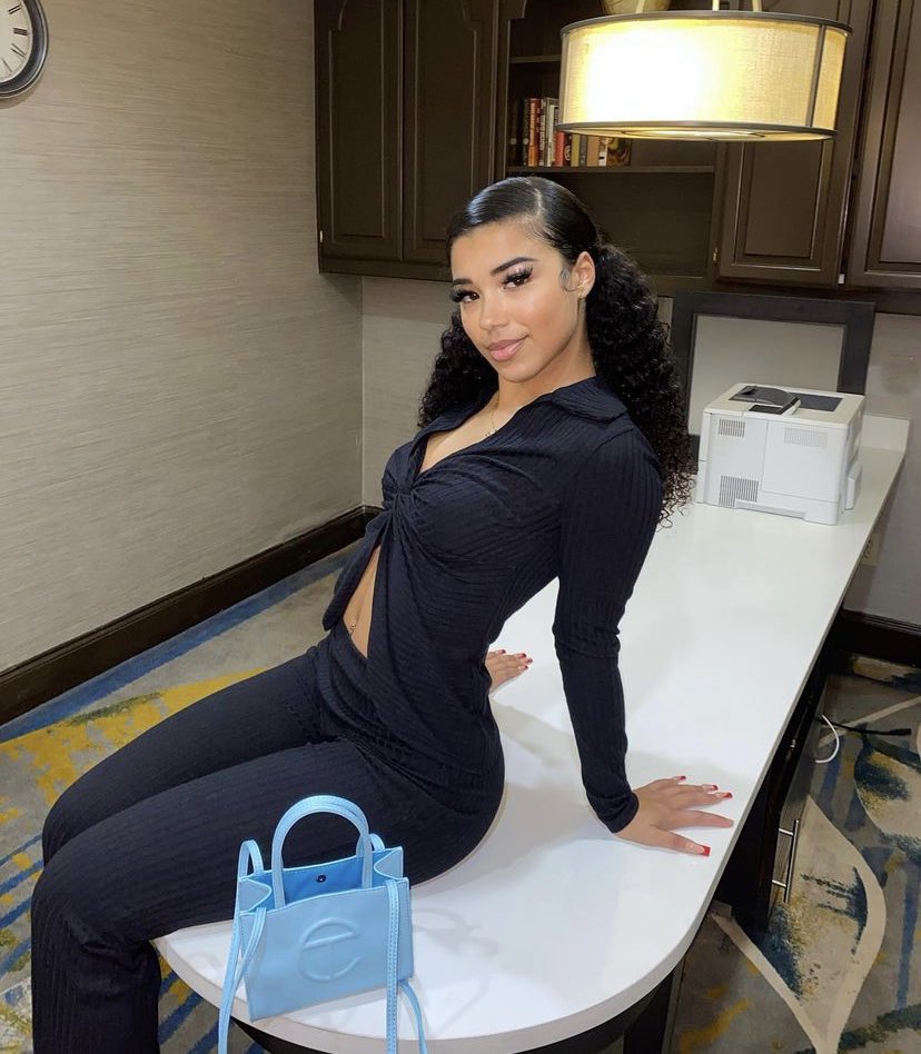 s_amariaa's tweet photo. don’t miss out!🙁retweet &amp; like for a free fingering video👀😍 #retweet #like #nsfwtwt #horny #sex #carsex #meetups #meet #onlyfans #onlyfansgirl https://t.co/0dOkZzph7H