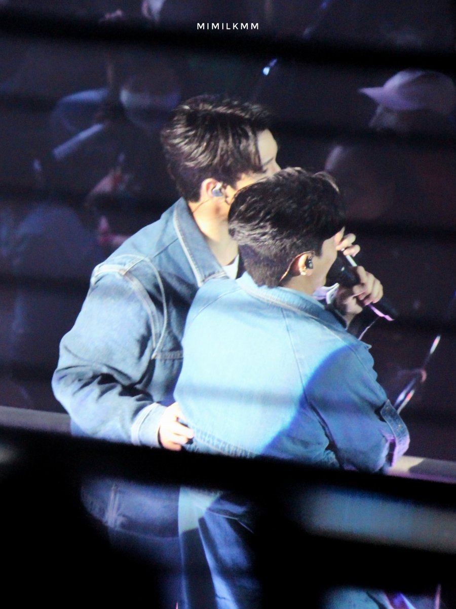 mimilkmm's tweet photo. Super Supportive ♡ #เตนิว 
#LOLTayNew #LOLFanfest2022 https://t.co/gFaBdoRg8c