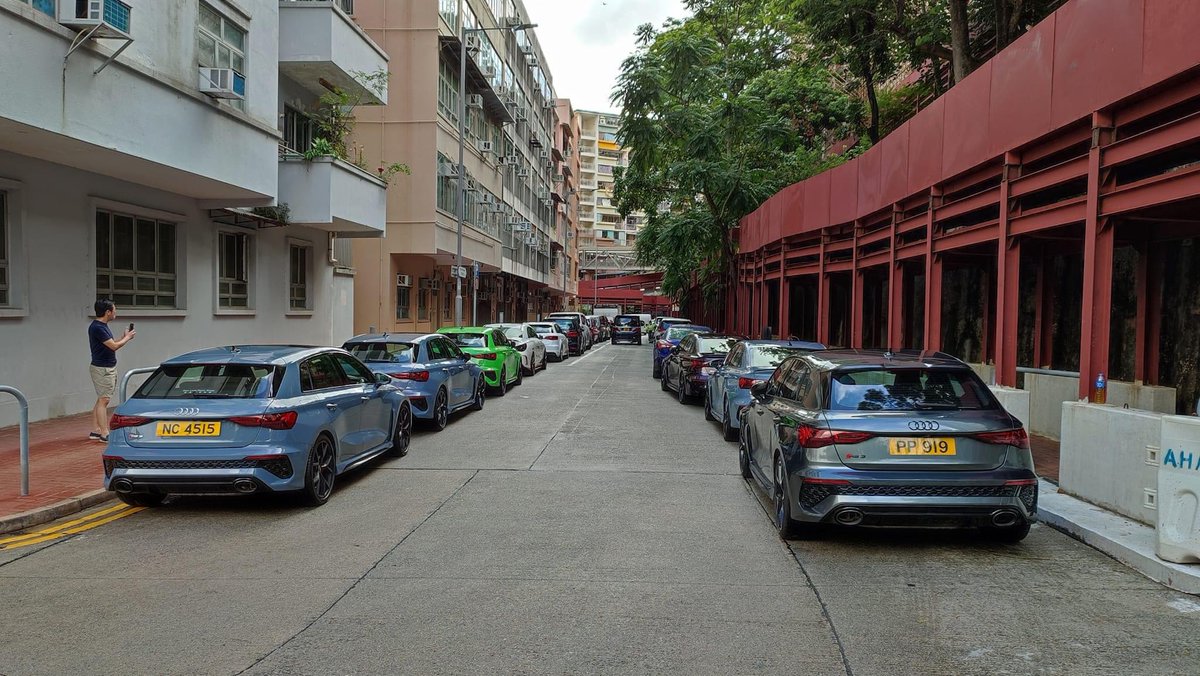 JezzaMaqasa's tweet photo. The @AudiOfficial RS3 Hong Kong 🇭🇰 owners gang in their morning gathering.  The RS3 has to be the most famous and celebrated RS model within Audi. The RS3 8Y’s are getting delivered in major numbers globally, trucks are packed to the rafters. https://t.co/sptpYcOtJV