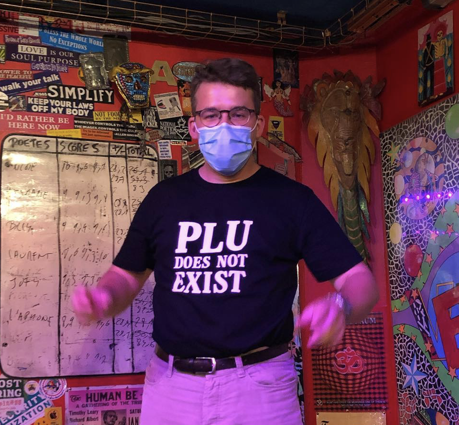 Paris Lit Up tweet media