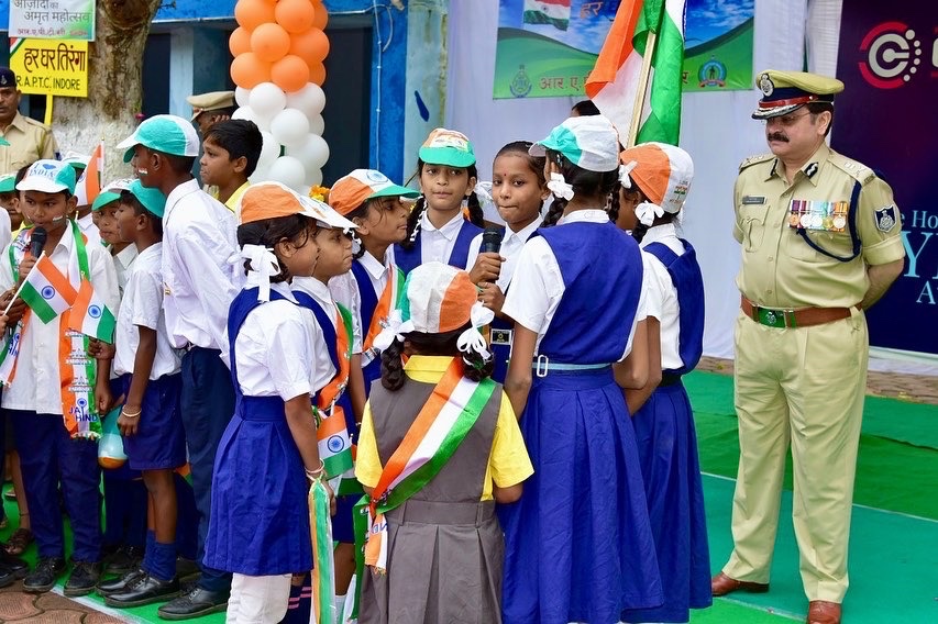 varunkapoor170's tweet photo. Distributing sweets and spending some time with the children of our campus and school Sanjeevni
@ Independence Day 2022 Indore
#MyRAPTC
#SchoolSanjeevni
#ChildrenBringJoy
#varunkapoorips https://t.co/XyIJ19HSob