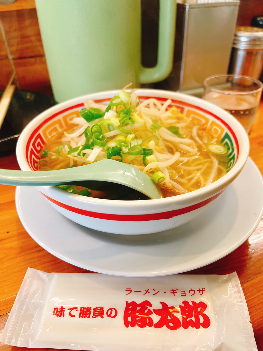 豚太郎で昼食 塩ラーメンとおでん 最近豚太郎率上がってきてるような😅 ＃豚太郎 ＃塩ラーメン ＃ラーメン ＃おでん ＃昼食