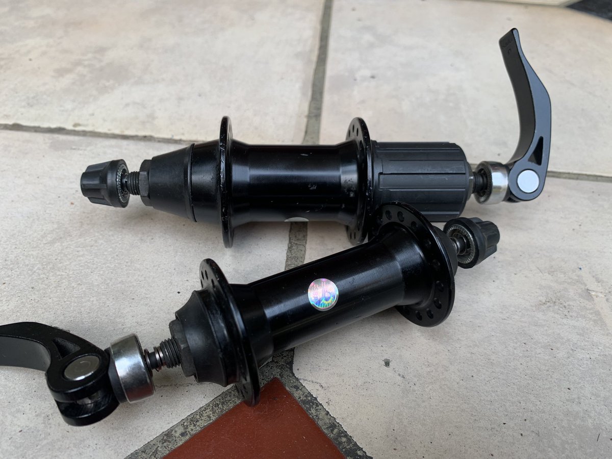 InsanMudaBike's tweet photo. Harga untuk 1 pasang
Include quick release 
tidak bisa discbrake atau cakram ya
lebar old depan 100mm
lebar old belakang 135mm
bahan alloy
model cassette atau slop bisa 7-10 speed

Harga 275.000 #fnfjb https://t.co/PAwHoSUzTB