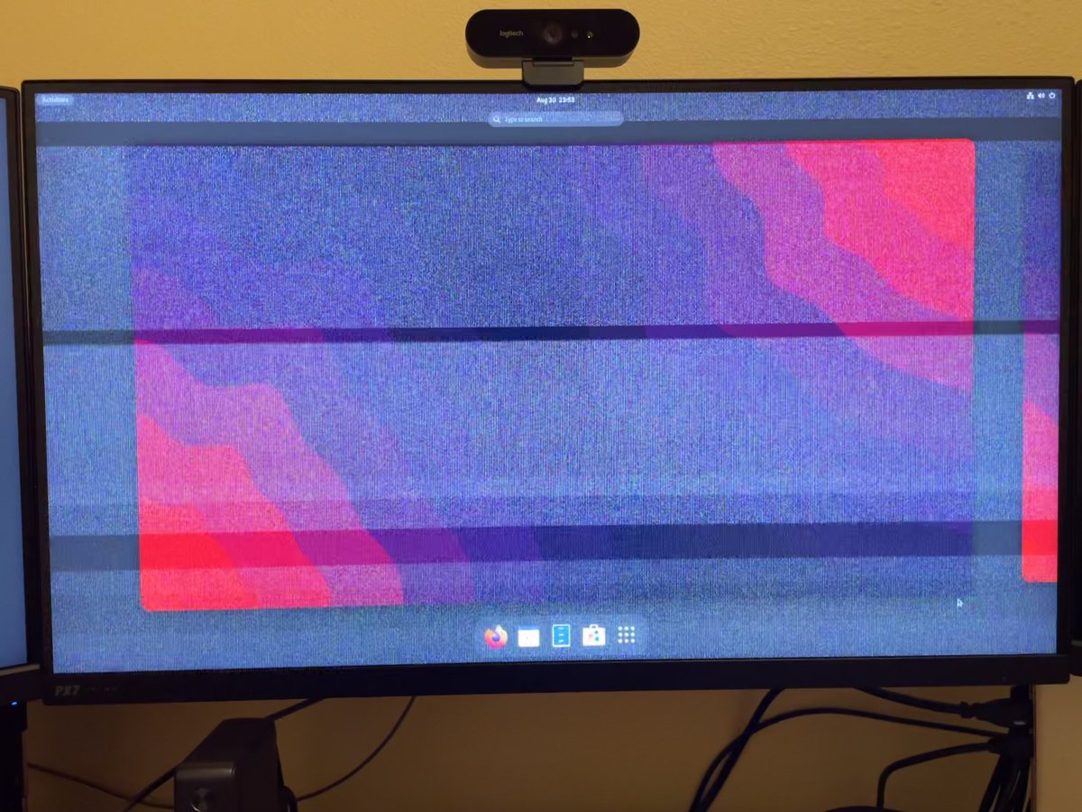 baldwin_jed's tweet photo. Apparently you're not allowed to use proprietary Nvidia drivers and Secure Boot (aka dual boot Windows 11) on Fedora 36 or something. I dunno, I'm too dumb to understand what's going on or how to fix it. #fedora #linux https://t.co/1V7f6cYn0N