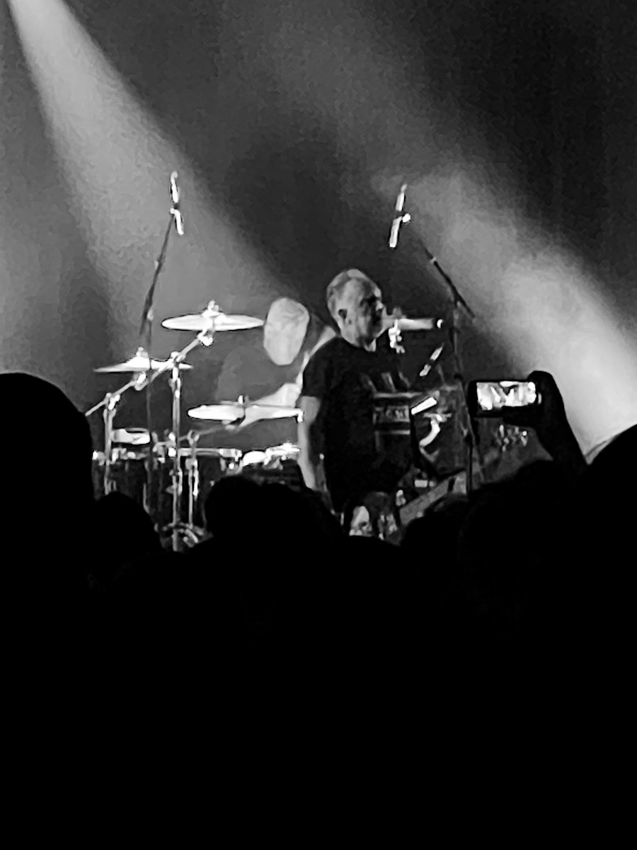theycallmebim's tweet photo. Fantastic @peterhook show @MetroChicago tonight! It was great to hear the full-length Joy Division albums and a few New Order songs as well. #joydivision #neworder #bassist https://t.co/hHbeOTnbzr
