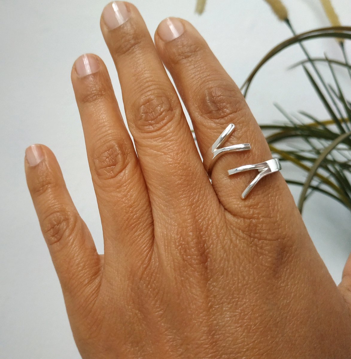 ColorLatinoJ's tweet photo. Sterling silver sturdy by pass ring , now with free shipping ! https://t.co/xTy9MyjGjN #silverring #anniversary #menring #minimalist #sterlingsilverring womenring #solidring #cuff ring #triggerring #colorlatinojewelry @etsy https://t.co/5kDkNV21MD