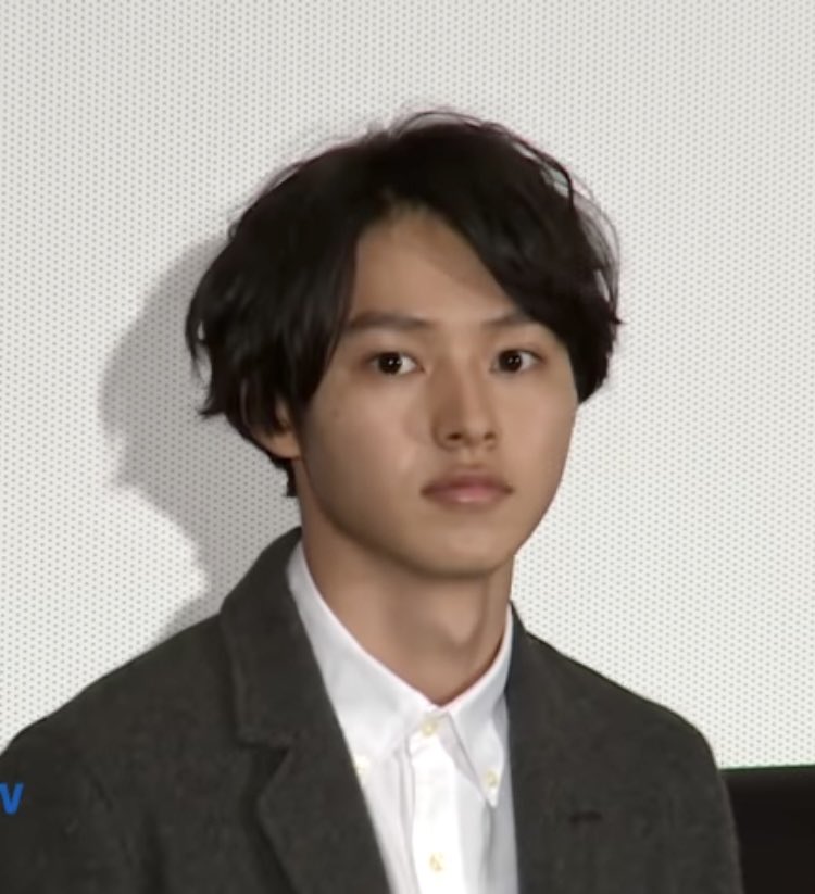 alilsagekun's tweet photo. I know I miss his short hair but I’ve never seen this hairstyle before 😭

Teenage Kento Yamazaki such a cutie 

#kentoyamazaki 
#山﨑賢人 https://t.co/MSdzMdCZfv