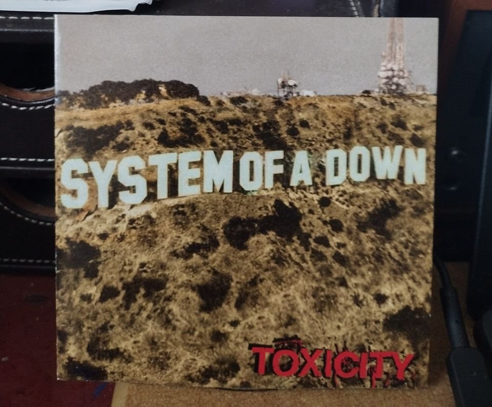 Today\s album listen, and a very happy 55th birthday to Serj Tankian....System of a Down: Toxicity. 