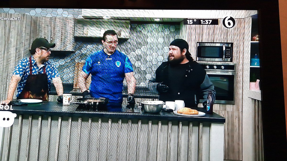 2xa_lbertto's tweet photo. Grande el @AlkaponeTv a la 1 de la mañana ⚡️⚡️⚡️ https://t.co/272V4X2Tfm