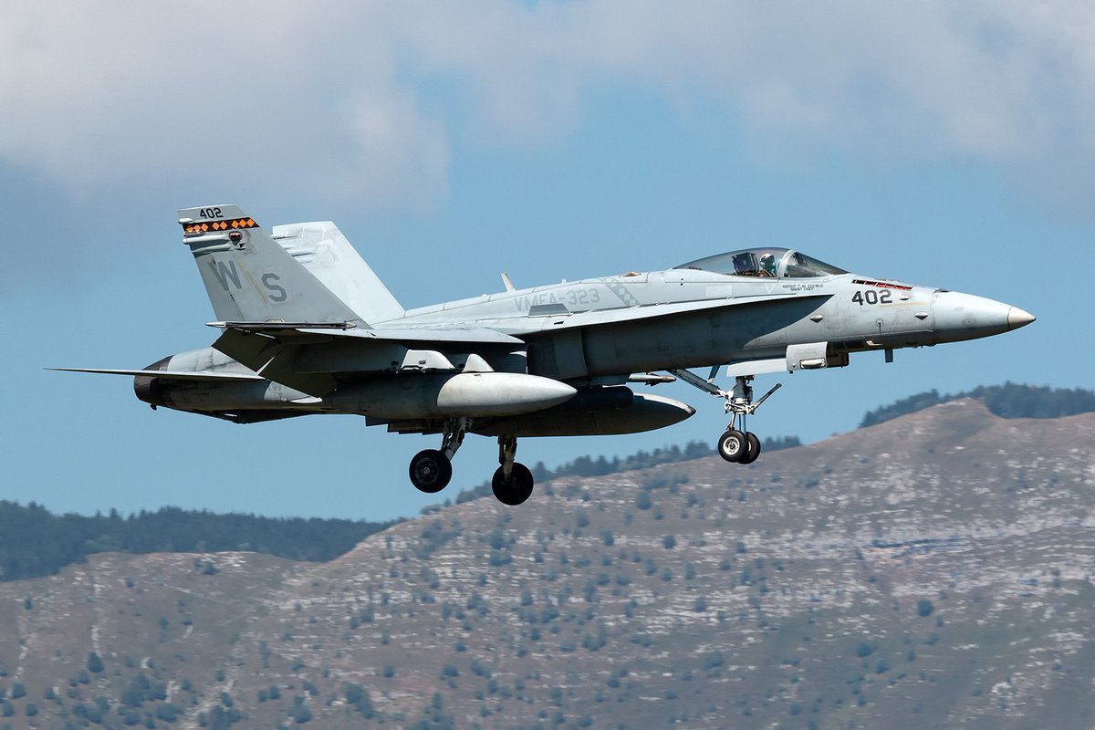 Daol67's tweet photo. I Death Rattlers del VMFA-323 ad Aviano https://t.co/IxItXipWdC https://t.co/byorImTUBI