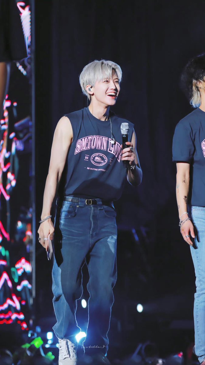 jaezeni's tweet photo. awww i love this photo of jaemin so much https://t.co/KhLZ5PO3rj
