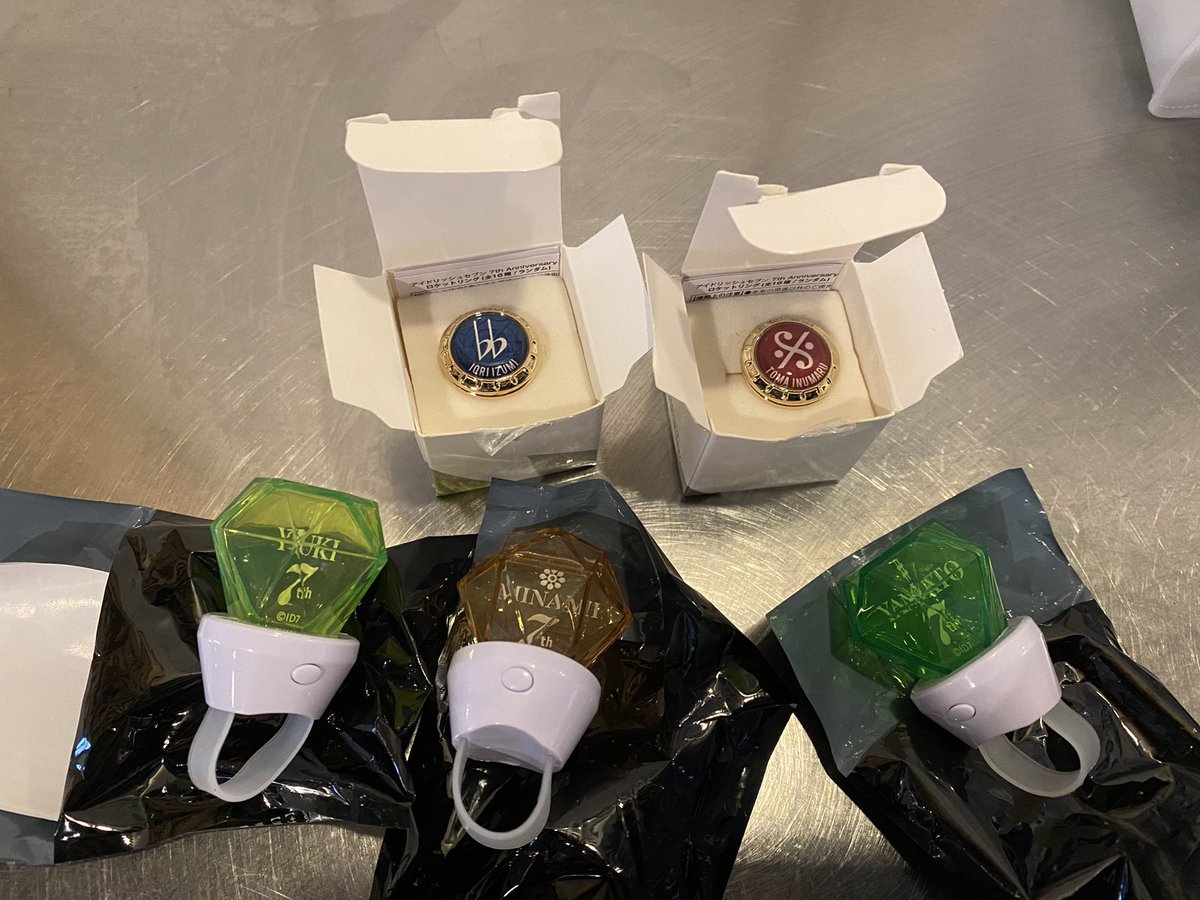 saotomeranrun's tweet photo. 【交換】アイナナ　７周年

【譲】
リングライト:千、巳波、大和
ロケットリング:一織、トウマ

【求】
リングライト:三月、天、龍之介
ロケットリング:楽、三月

本日現地にて交換可能です。
よろしくお願いいたします。 https://t.co/pXnTipwXJD