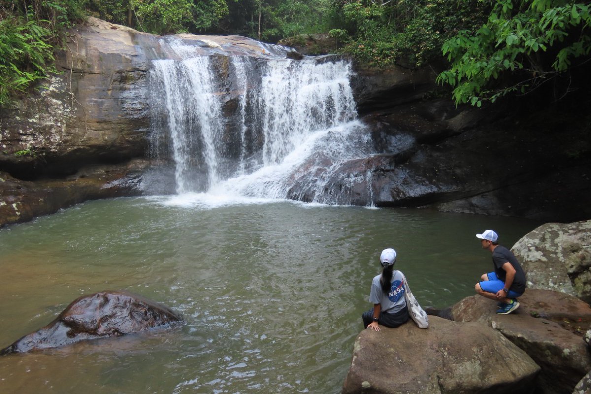 A trail to the secret waterfall hidden in the forest!
To explore the unexplored, talk to our resident naturalist at Victoria Golf and Country Resort ! 

For more details call 
071 7376 376 
 #visitsrilanka #holiday  #paradiseisland #jkp #Johnkeellsproperties #trooninternational